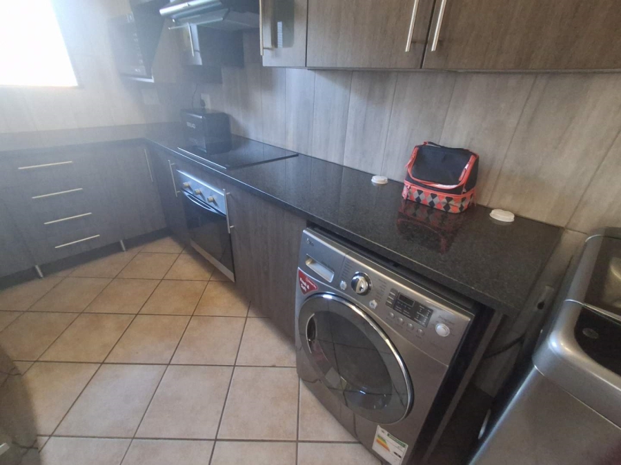4 Bedroom Property for Sale in Amberfield Gauteng
