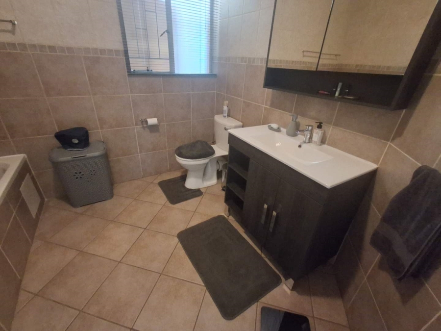 4 Bedroom Property for Sale in Amberfield Gauteng