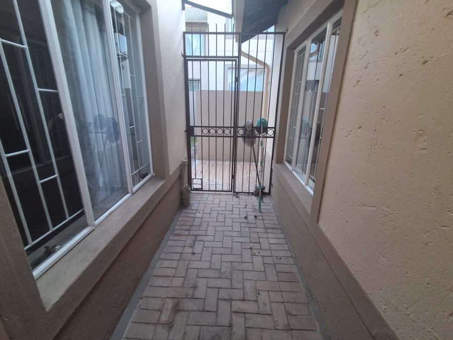 4 Bedroom Property for Sale in Amberfield Gauteng