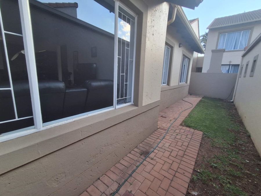 4 Bedroom Property for Sale in Amberfield Gauteng