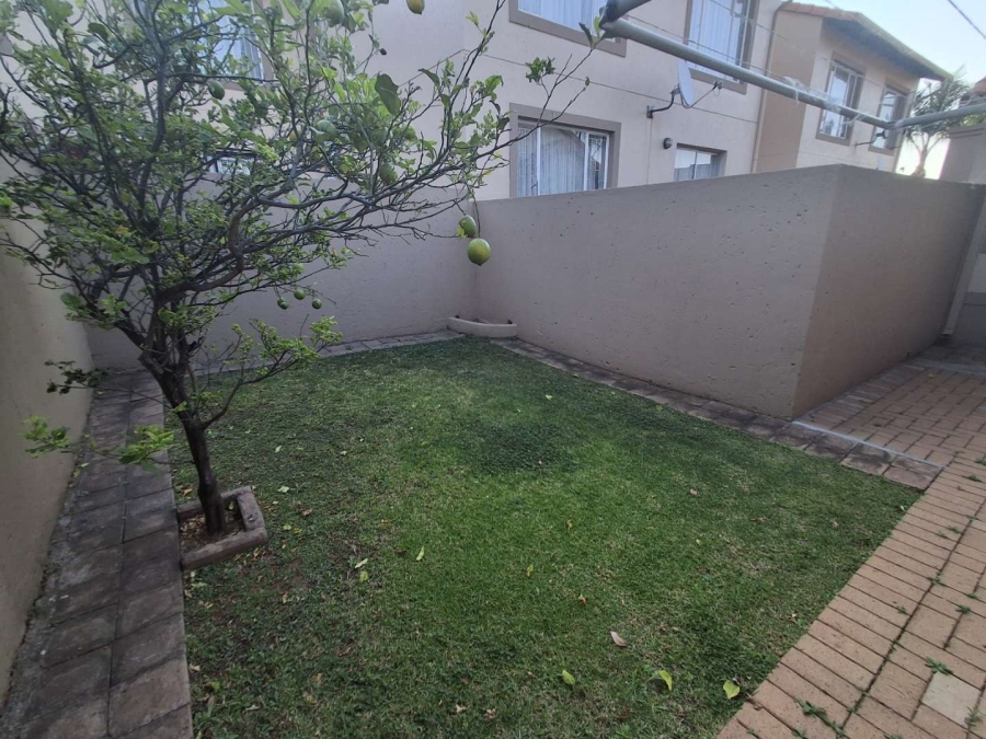 4 Bedroom Property for Sale in Amberfield Gauteng