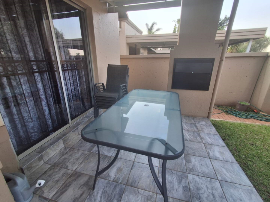 4 Bedroom Property for Sale in Amberfield Gauteng