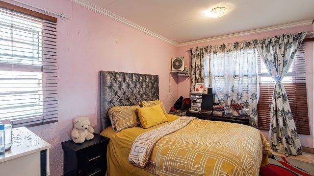 3 Bedroom Property for Sale in Mulbarton Gauteng