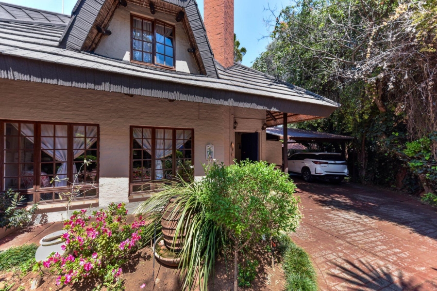 4 Bedroom Property for Sale in Faerie Glen Gauteng