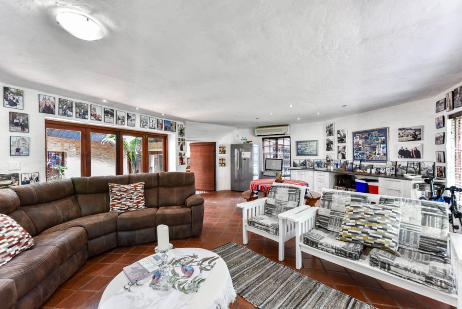 4 Bedroom Property for Sale in Faerie Glen Gauteng