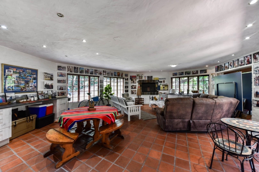 4 Bedroom Property for Sale in Faerie Glen Gauteng