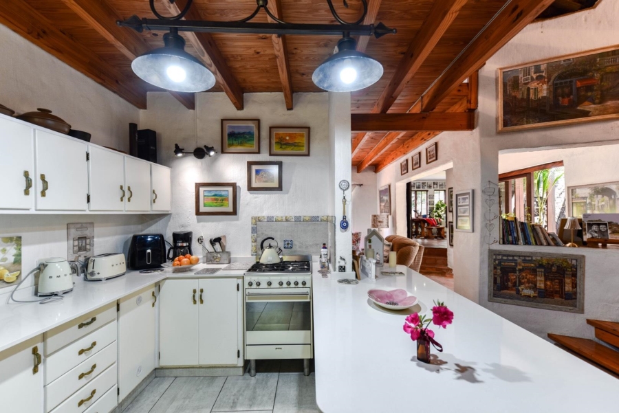 4 Bedroom Property for Sale in Faerie Glen Gauteng