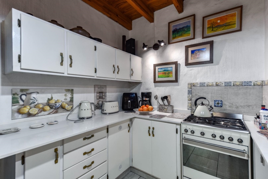4 Bedroom Property for Sale in Faerie Glen Gauteng