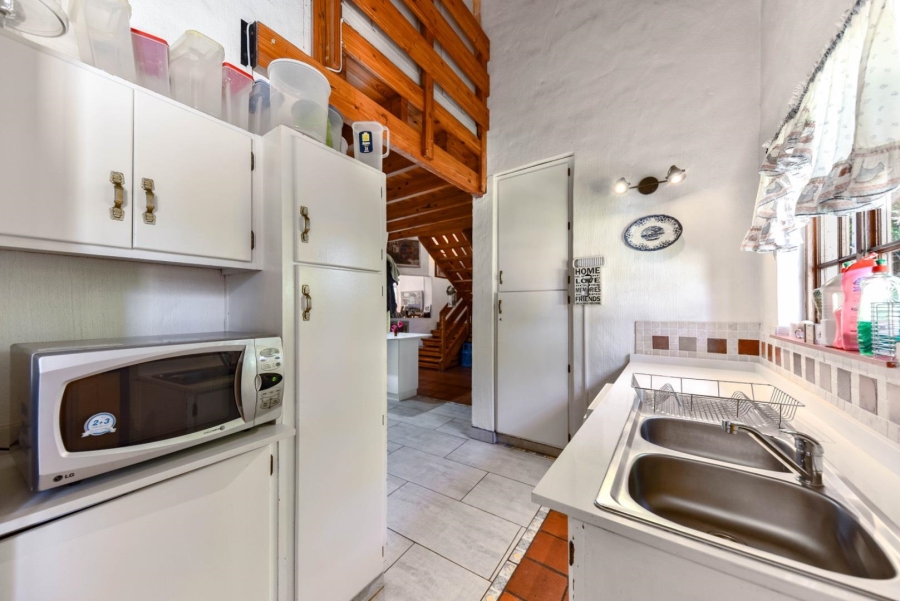4 Bedroom Property for Sale in Faerie Glen Gauteng