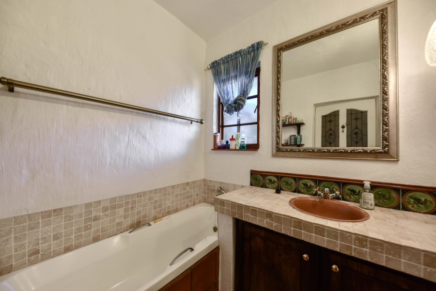 4 Bedroom Property for Sale in Faerie Glen Gauteng