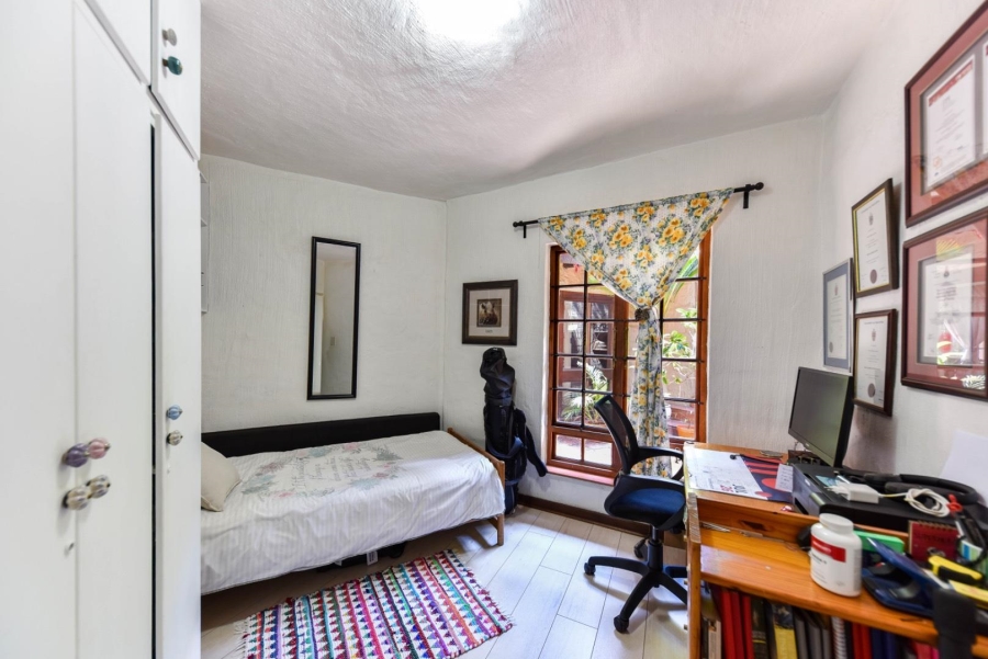 4 Bedroom Property for Sale in Faerie Glen Gauteng