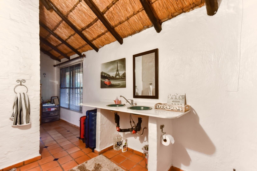4 Bedroom Property for Sale in Faerie Glen Gauteng