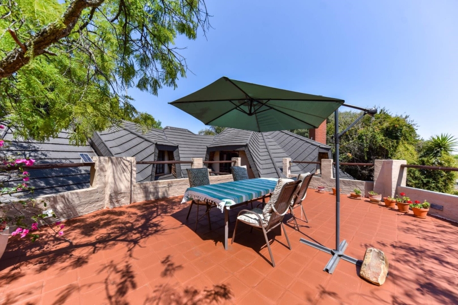 4 Bedroom Property for Sale in Faerie Glen Gauteng