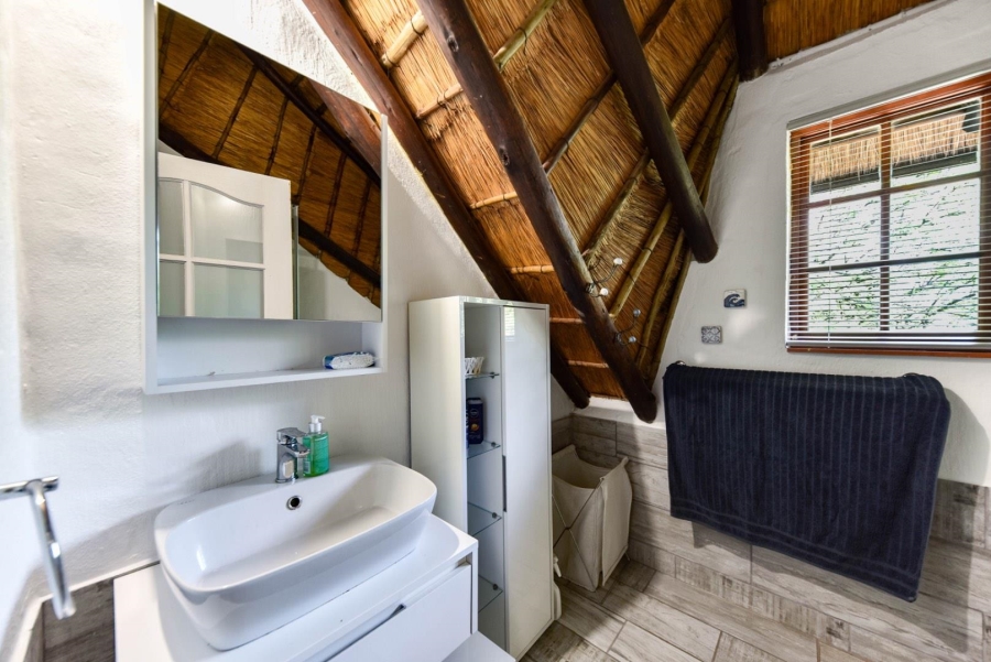 4 Bedroom Property for Sale in Faerie Glen Gauteng