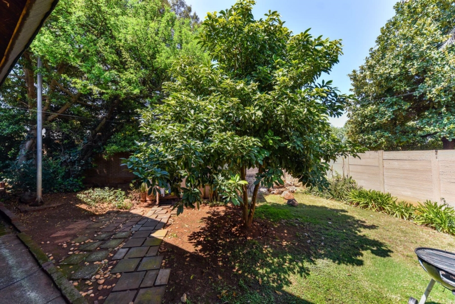 4 Bedroom Property for Sale in Faerie Glen Gauteng
