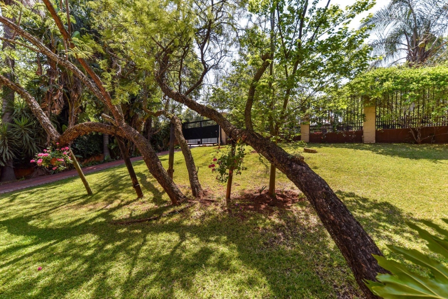 4 Bedroom Property for Sale in Faerie Glen Gauteng