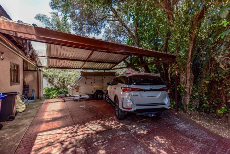 4 Bedroom Property for Sale in Faerie Glen Gauteng