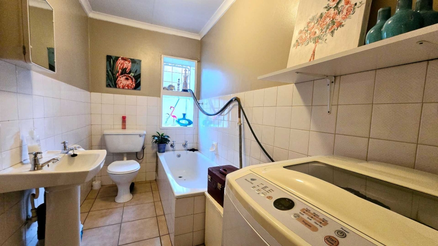 3 Bedroom Property for Sale in Faerie Glen Gauteng