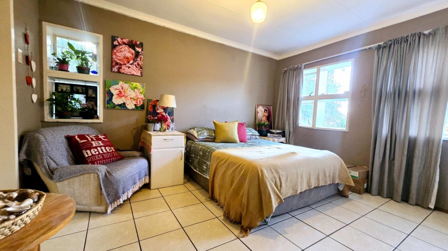 3 Bedroom Property for Sale in Faerie Glen Gauteng