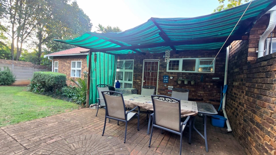 3 Bedroom Property for Sale in Faerie Glen Gauteng