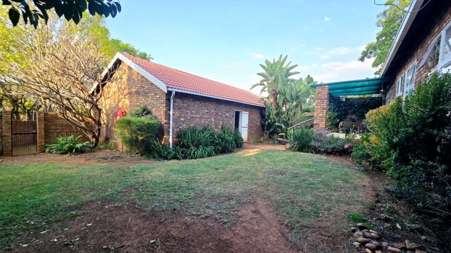 3 Bedroom Property for Sale in Faerie Glen Gauteng