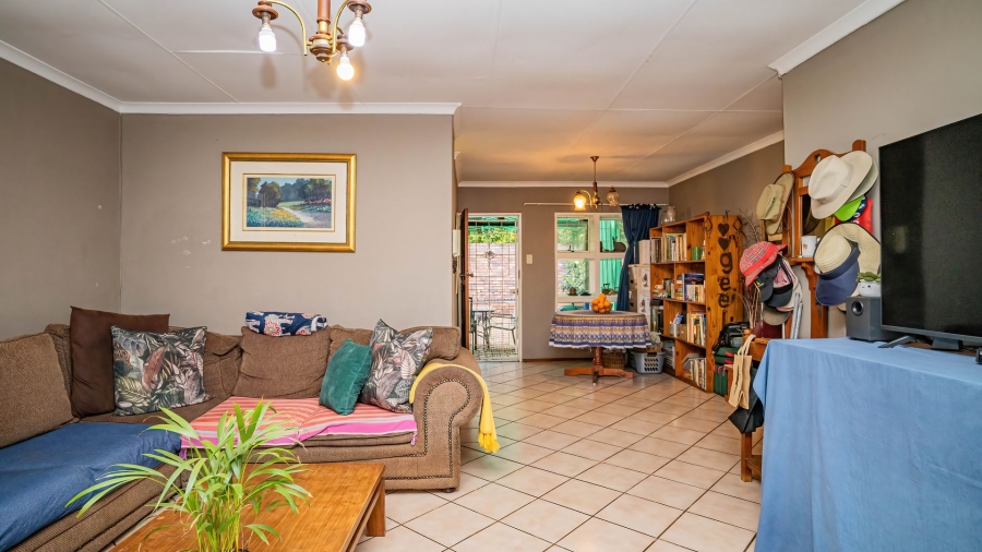 3 Bedroom Property for Sale in Faerie Glen Gauteng