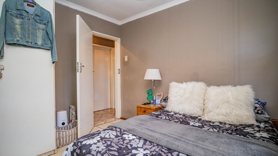 3 Bedroom Property for Sale in Faerie Glen Gauteng
