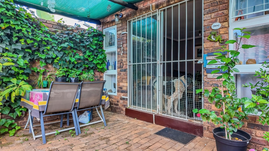 3 Bedroom Property for Sale in Faerie Glen Gauteng
