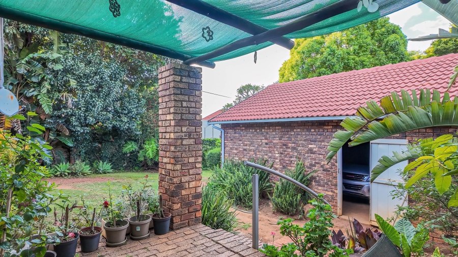 3 Bedroom Property for Sale in Faerie Glen Gauteng