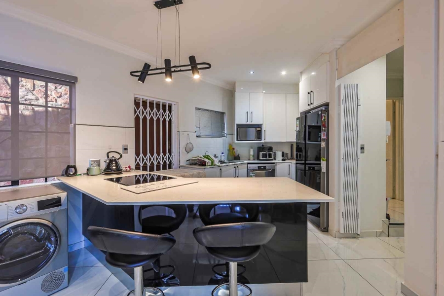 3 Bedroom Property for Sale in Waterkloof Gauteng