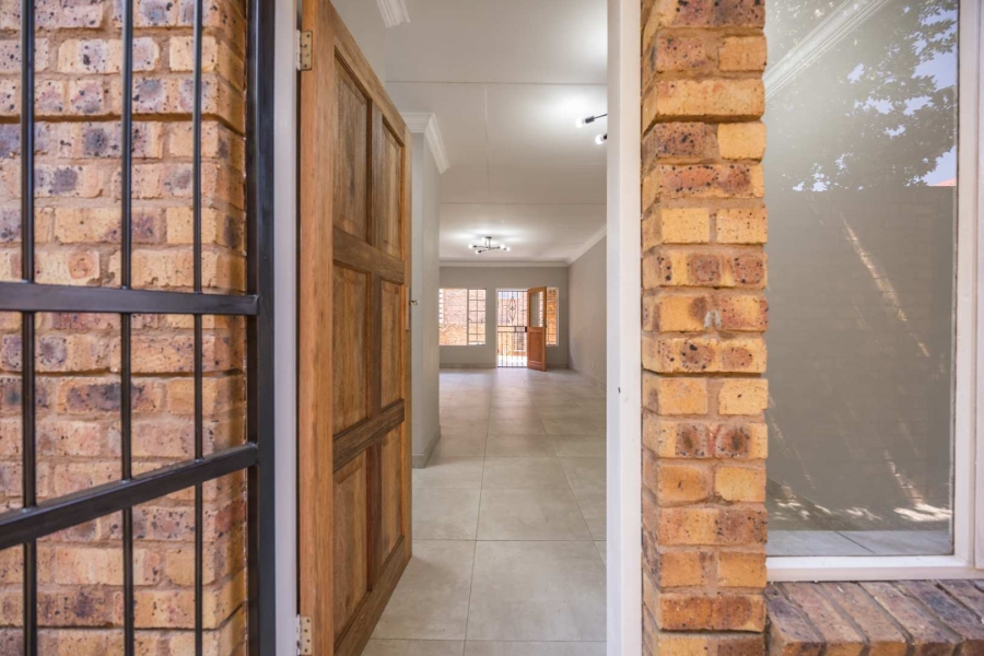 To Let 2 Bedroom Property for Rent in Silver Lakes Gauteng