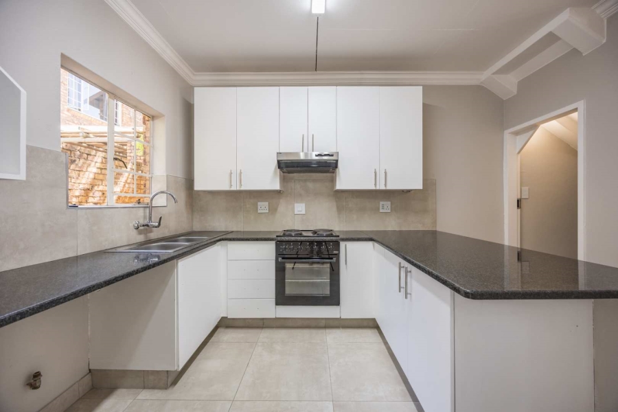 To Let 2 Bedroom Property for Rent in Silver Lakes Gauteng