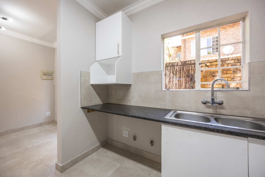 To Let 2 Bedroom Property for Rent in Silver Lakes Gauteng