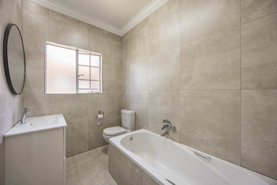 To Let 2 Bedroom Property for Rent in Silver Lakes Gauteng