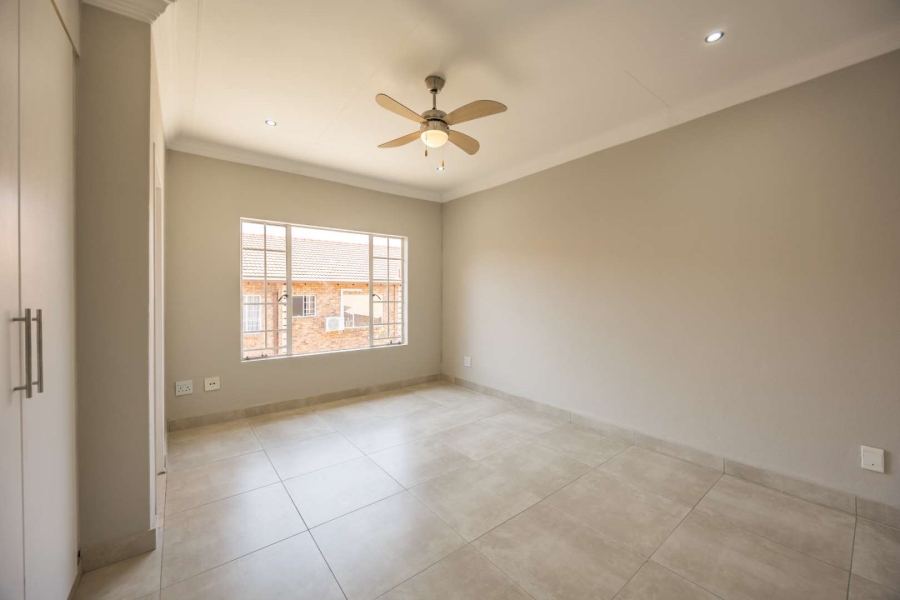 To Let 2 Bedroom Property for Rent in Silver Lakes Gauteng