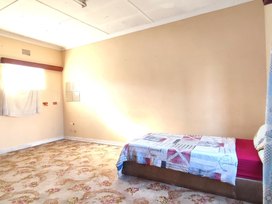 5 Bedroom Property for Sale in Wentworth Park Gauteng