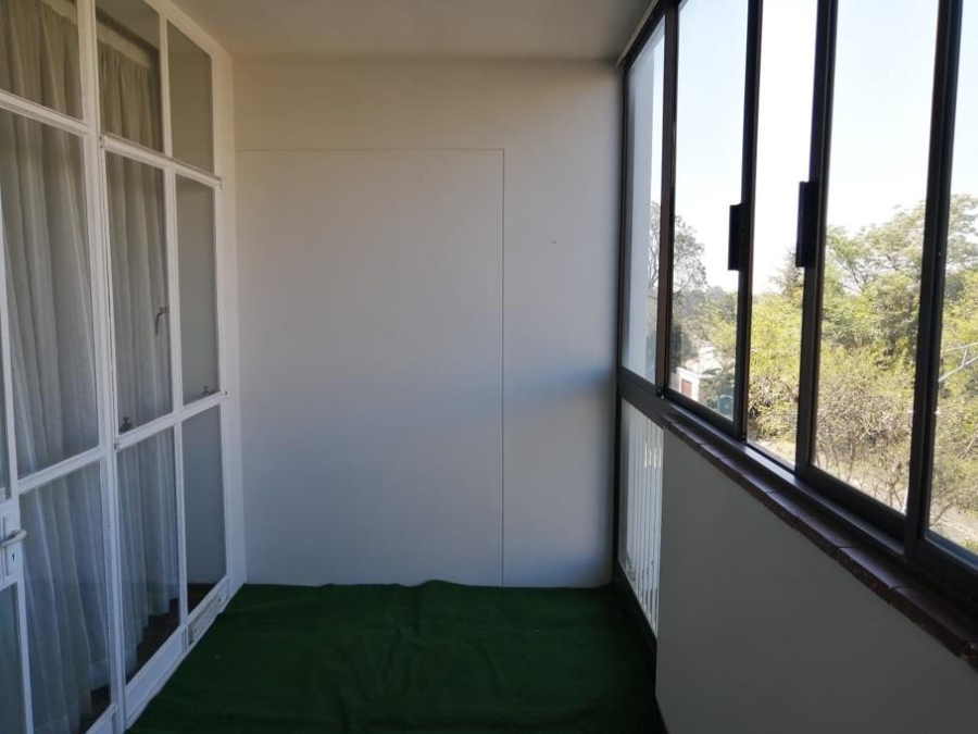 To Let 1 Bedroom Property for Rent in Illovo Gauteng