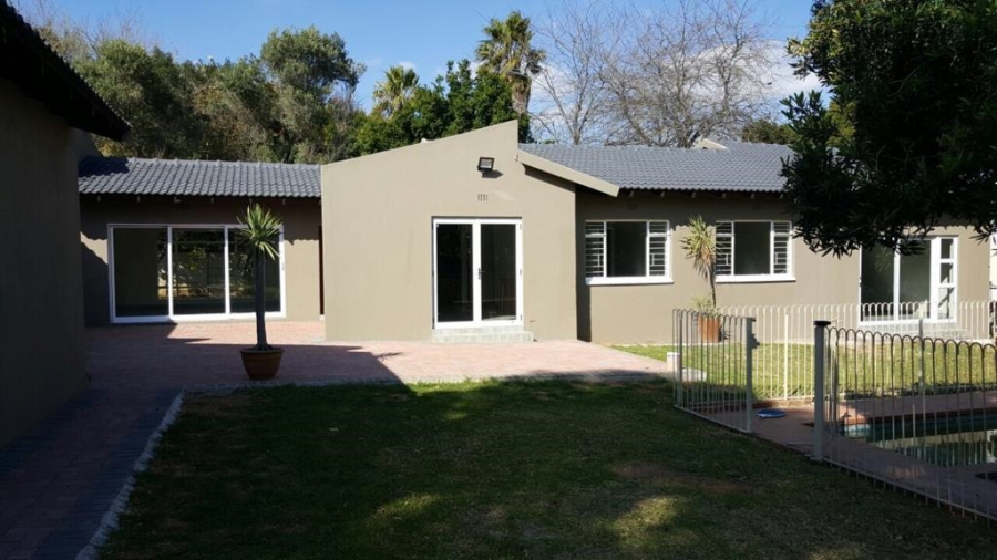 To Let 4 Bedroom Property for Rent in Gallo Manor Gauteng