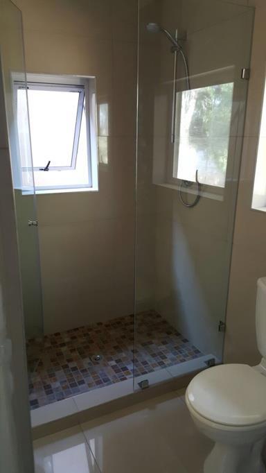 To Let 4 Bedroom Property for Rent in Gallo Manor Gauteng