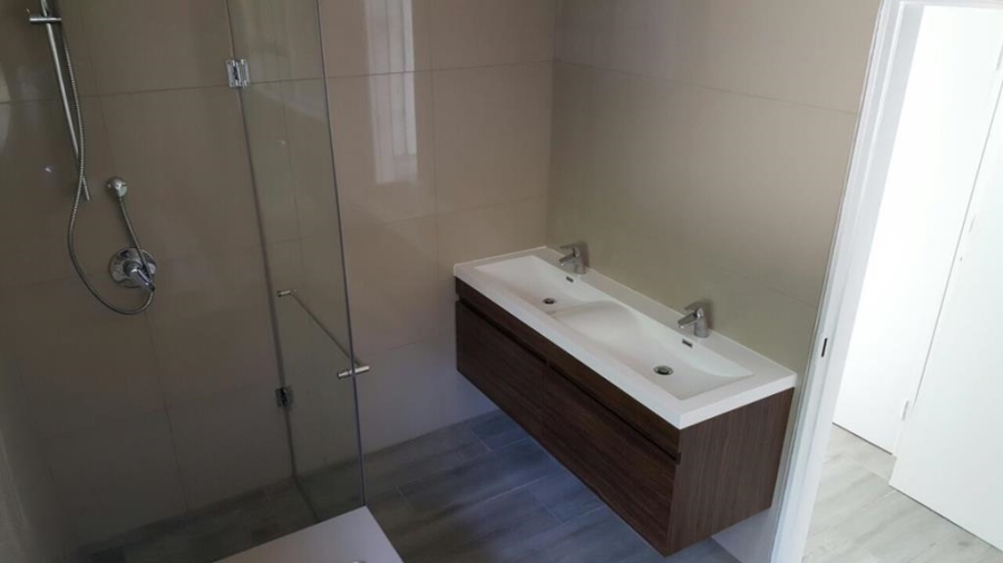 To Let 4 Bedroom Property for Rent in Gallo Manor Gauteng