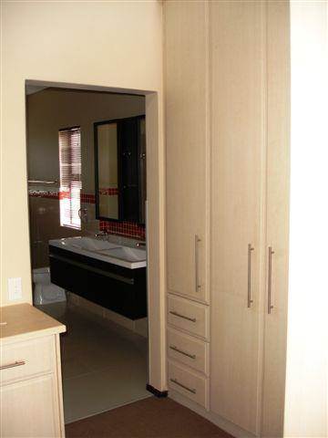 To Let 2 Bedroom Property for Rent in Melrose North Gauteng