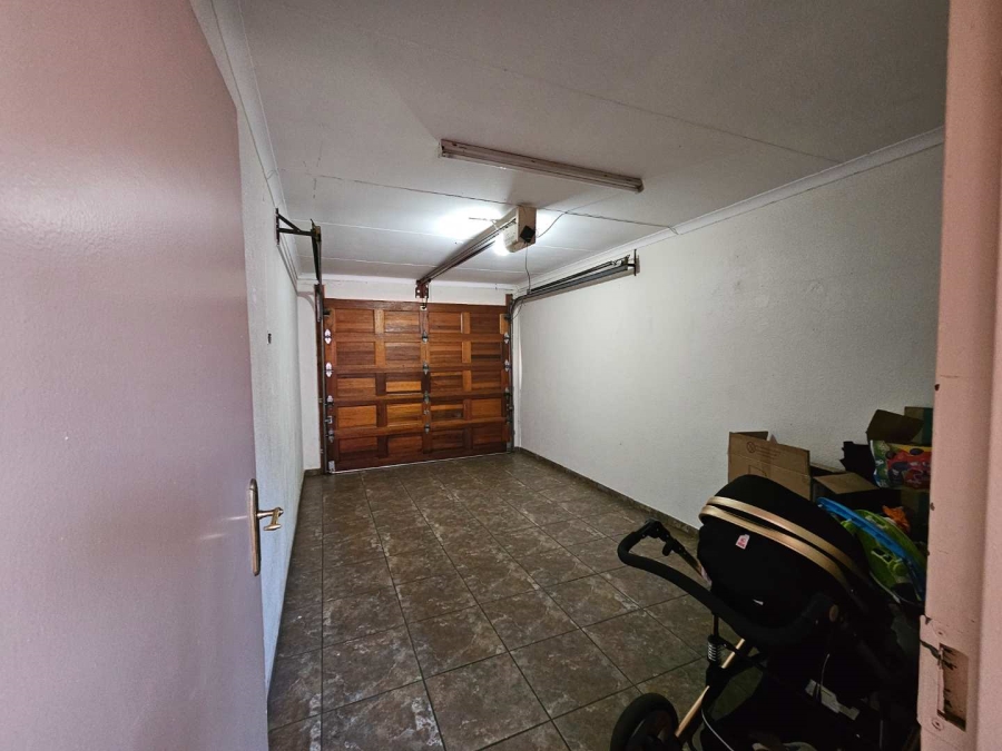 2 Bedroom Property for Sale in Florauna Gauteng