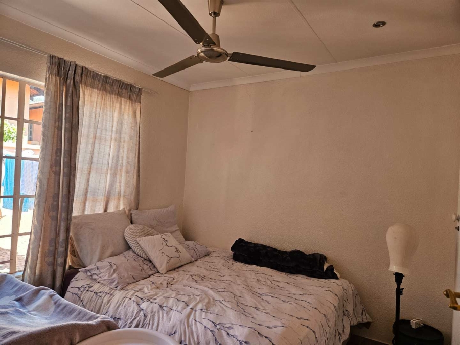 2 Bedroom Property for Sale in Florauna Gauteng