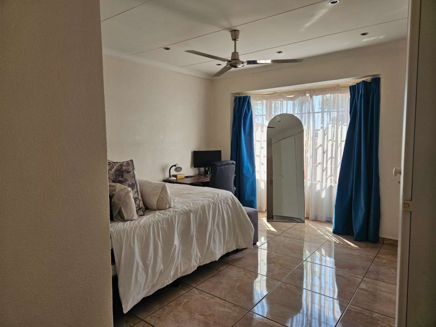2 Bedroom Property for Sale in Florauna Gauteng