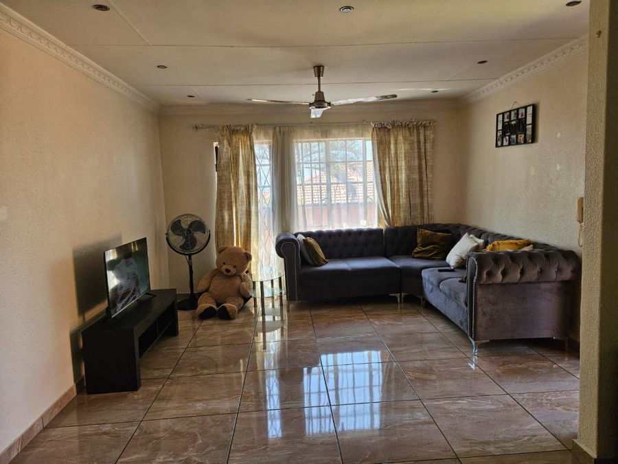 2 Bedroom Property for Sale in Florauna Gauteng