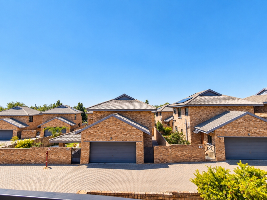 3 Bedroom Property for Sale in Ruimsig Gauteng