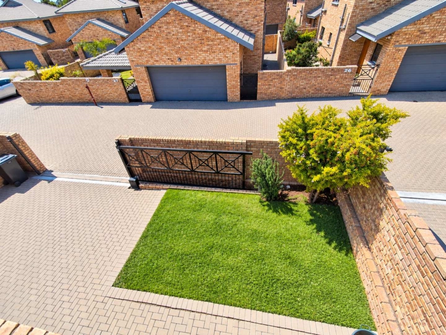 3 Bedroom Property for Sale in Ruimsig Gauteng