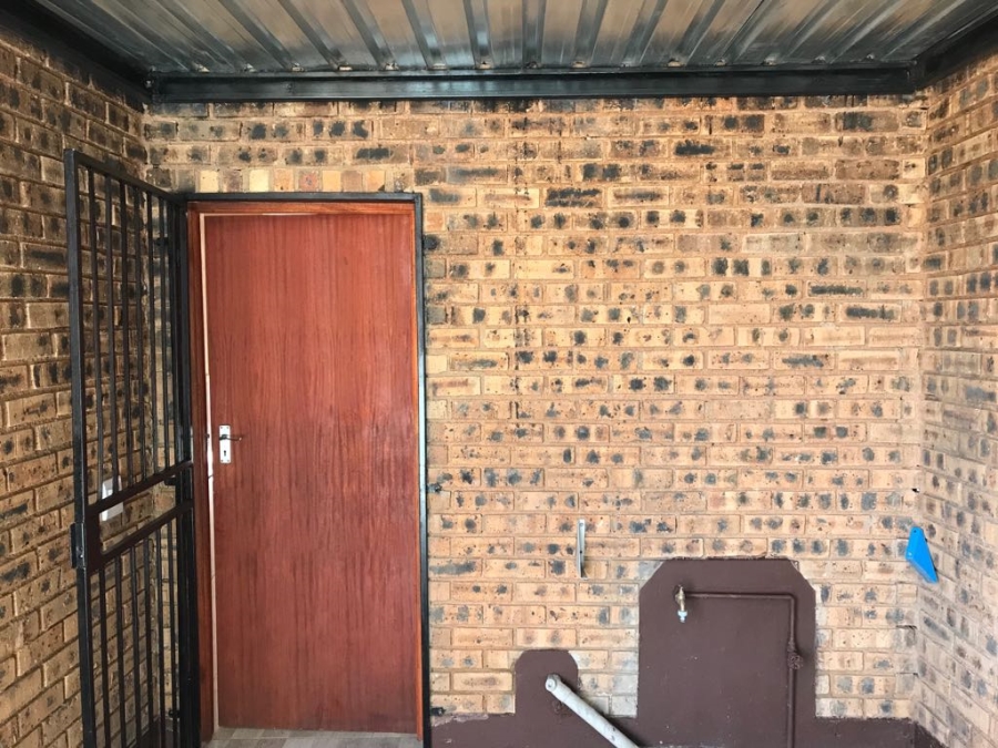2 Bedroom Property for Sale in Honeydew Gauteng
