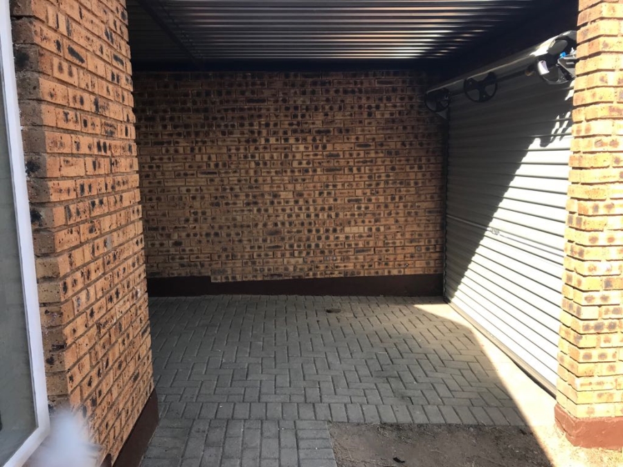 2 Bedroom Property for Sale in Honeydew Gauteng
