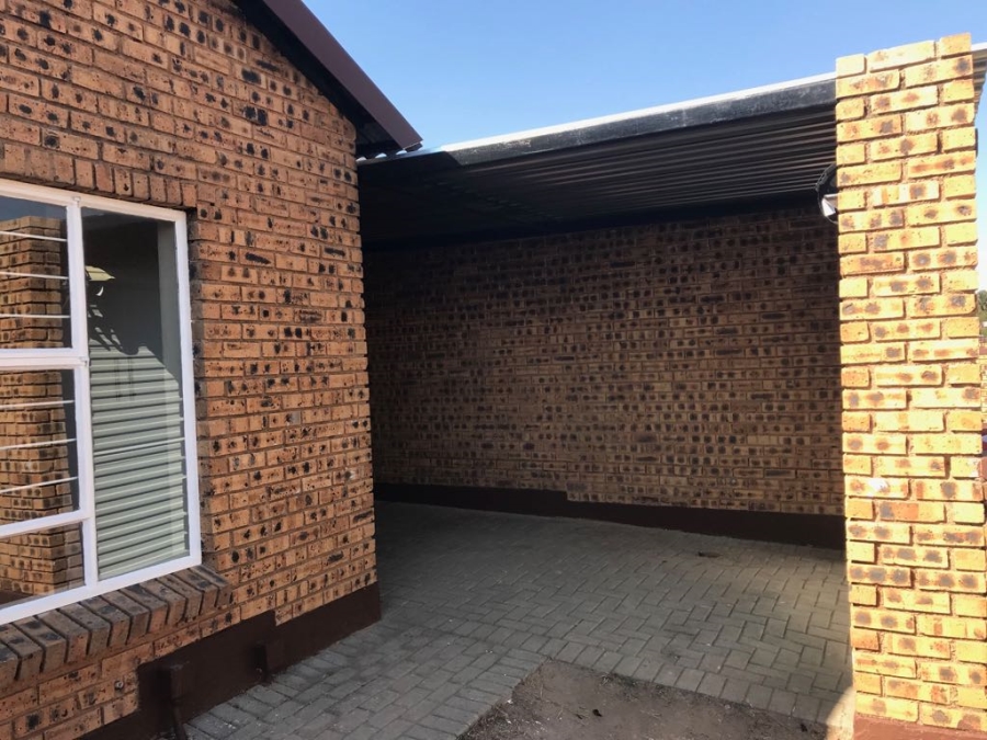 2 Bedroom Property for Sale in Honeydew Gauteng